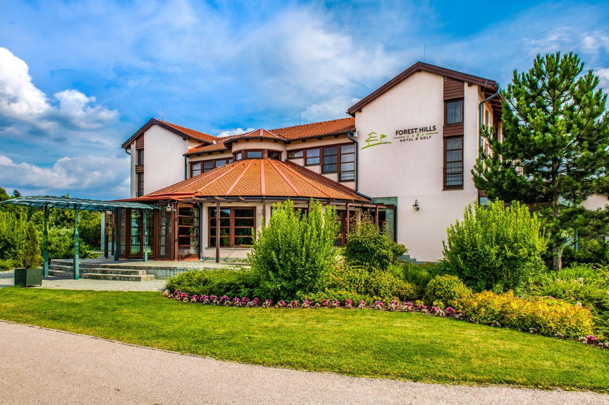 Szarvaskút Hotel Zirc Exterior foto